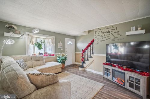 1133 Jefferson Ave, Gloucester, NJ 08031-2805