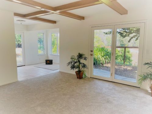 87 Lawrence Ave, Watsonville, CA 95076-2928