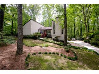 3271 Lynhurst Dr, Marietta, GA 30062-5143
