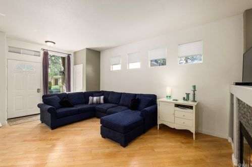 7895 Menton Ave, Anaheim CA  92808-1556 exterior