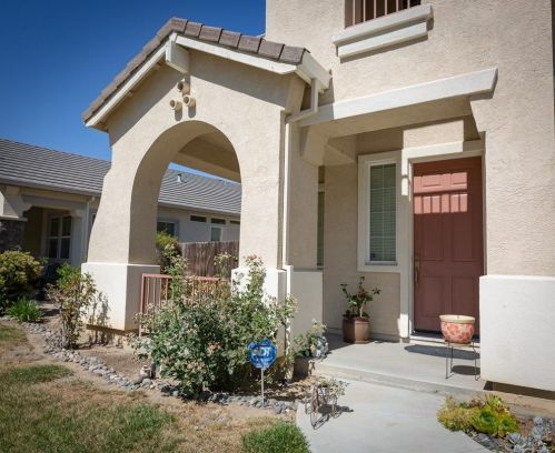 1634 Woodbrush Ave, Los Banos, CA 93635-8555
