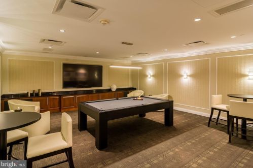 50 16th St, Philadelphia PA  19102-2516 exterior