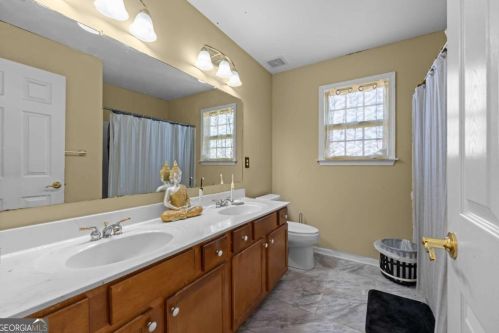 5625 Baffin Rd, Atlanta GA  30349-7050 exterior