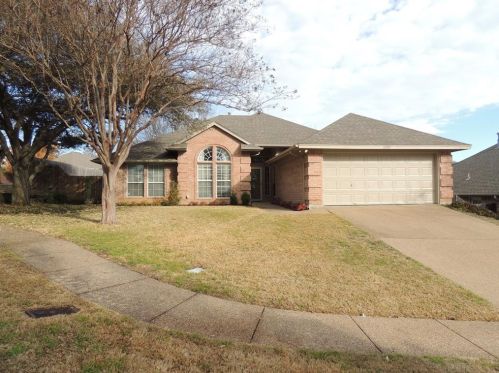 10141 Trail Ridge Ct, Fort Worth, TX 76126-9514