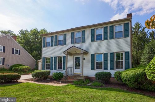 4110 Woodlyn Ter, York, PA 17402-3339