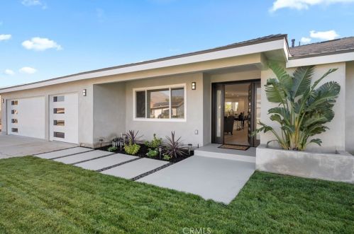 8538 Red Mesa Dr, Riverside CA  92509-3272 exterior