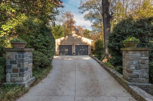 2943 Habersham Rd, Atlanta GA  30305-2847 exterior