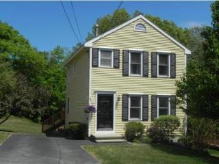 23 Burgundy Dr, Nashua, NH 03062-3660
