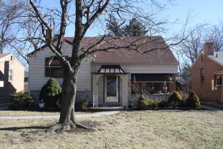 285 Desplaines Ave, North Riverside, IL 60546-1801
