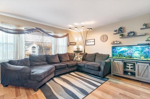 8913 Highland Dr, Bull Valley, IL 60097-9474