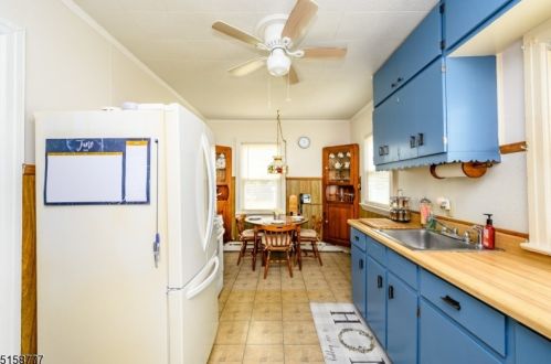 6 Dogwood Ln, Princeton NJ  08540-8439 exterior