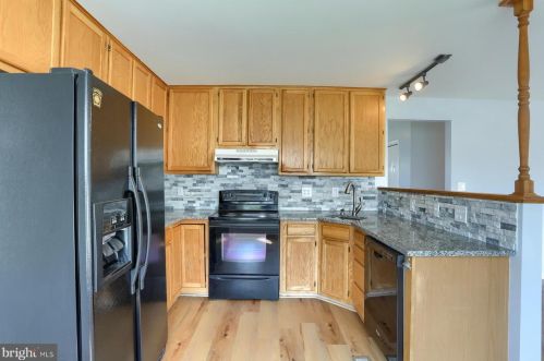 2316 Walnut Bottom Rd, Carlisle PA  17015-9374 exterior