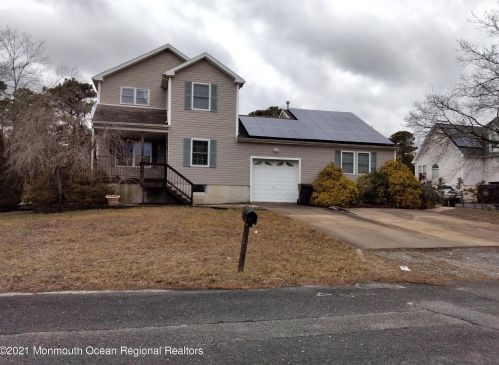 360 Livingston Ave, Berkeley Township, NJ 08721-2868