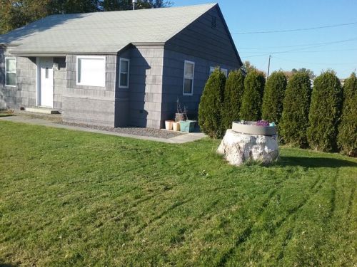 836 Orchard Ave, Hermiston, OR 97838-1570