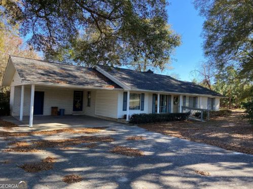 797 Prentiss Rd, Baxley, GA 31513-7918