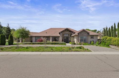 10105 Fox Borough Dr, Valley Home, CA 95361-7644