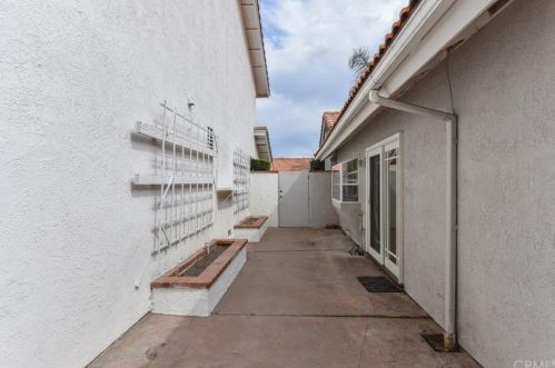 12 Campanero, Irvine CA  92620-1821 exterior