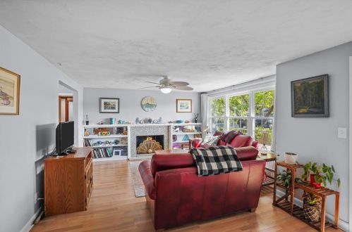 45 Honeysuckle Rd, Warwick RI  02888-5503 exterior
