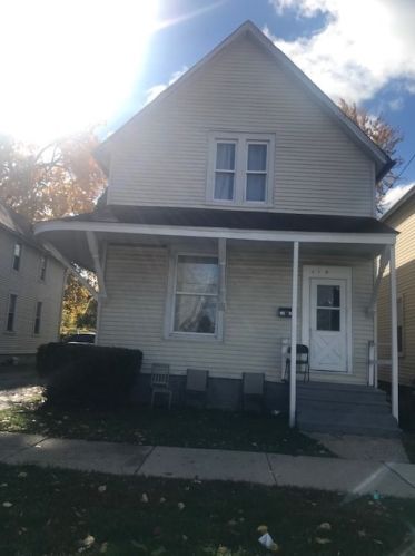 319 Liberty St, Waukegan, IL 60085-6446