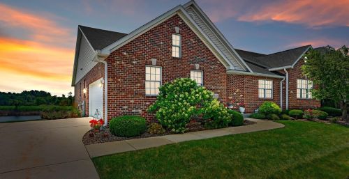 831 Shannon Dr, Crown Point IN  46307-8999 exterior