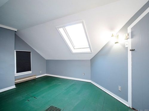 114 Spring St, Cheshire CT  06410-2720 exterior