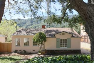 3724 Montrose Ave, Glendale, CA 91214-3231