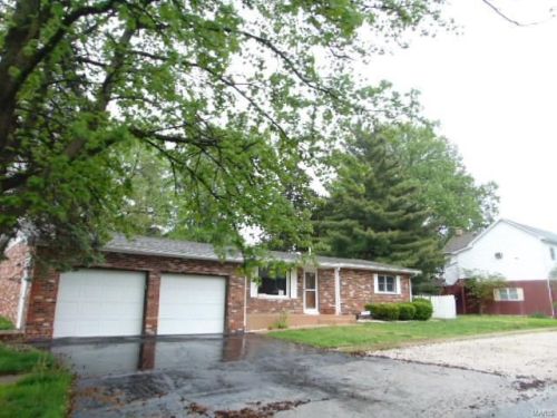 105 Shelby St, Dorchester, IL 62033-1551