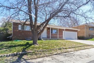 5524 Elkhart St, Denver CO  80239-4218 exterior