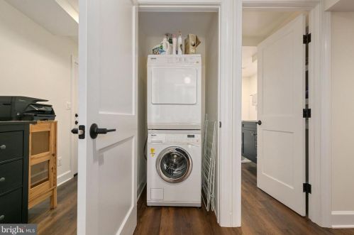 1516 Live Oak Dr, Silver Spring MD 20910-1543 exterior