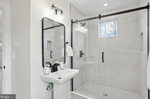 401 Boyd Ave, Silver Spring MD 20912-5404 exterior