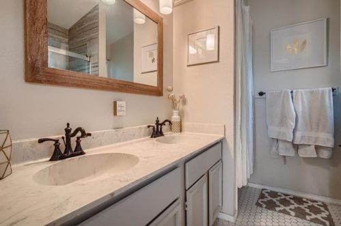 10218 Bilbrook Pl, Austin TX  78748-2308 exterior