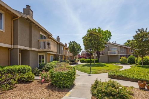 1669 Cedarcreek Ct, San Jose, CA 95121-1807