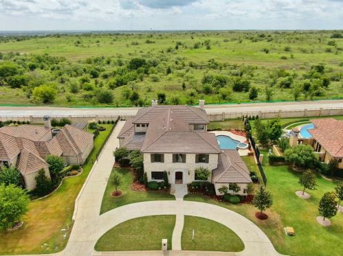 9537 Marbella Dr, Fort Worth, TX 76126-1935