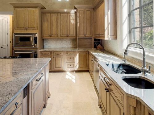 5540 Lake Island Dr, Atlanta GA  30327-4832 exterior