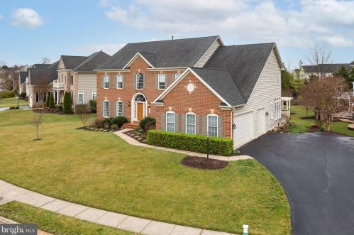 14203 Snickersville Dr, Gainesville, VA 20155-4454