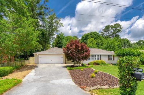 304 Robin Ln, Marietta, GA 30067-7042