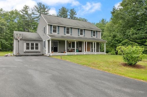 15 Nancy Ave, Pelham, NH 03076-3332