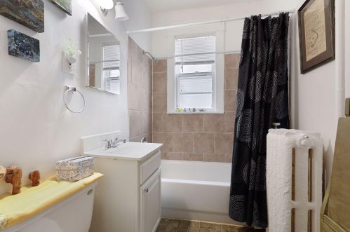 998 Grand Ave, Saint Paul MN 55102-2610 exterior