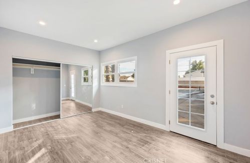 7960 Amestoy Ave, Van Nuys CA  91406-1603 exterior