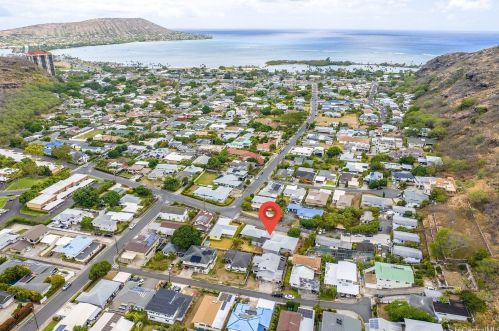 370 Elelupe Rd, Honolulu HI  96821-2284 exterior