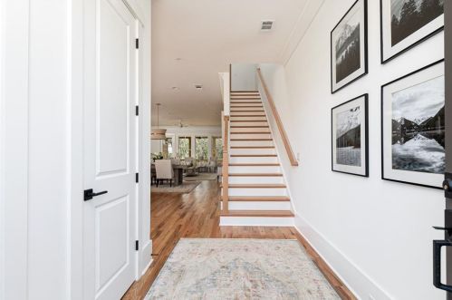 226 Crescent Cir, Marietta, GA 30064-3240