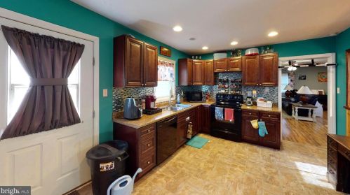 3332 Mountain Rd, Wardensville WV 26851-8279 exterior