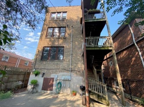 7409 Claremont Ave, Chicago IL  60645-1703 exterior