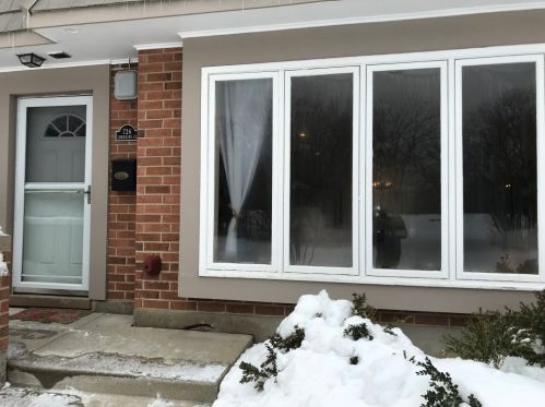 726 Lorraine Cir, Highland Park, IL 60035-3931