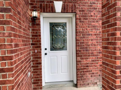 208 Coneflower Dr, Uhland TX  78640-5735 exterior