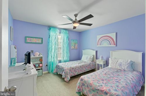 402 Chickamauga Dr, Harpers Ferry WV  25425 exterior