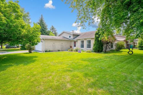 807 Deerwood Dr, Joliet, IL 60404-9648