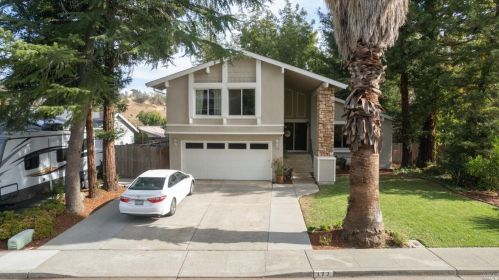 173 Encinosa Ave, Vacaville, CA 95688-2417