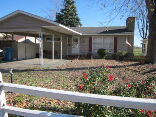 301 Lee St, Fort Russell, IL 62010-1511