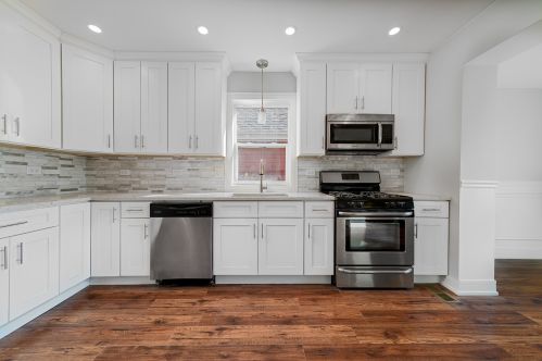 2710 Harvey Ave, Forest View, IL 60402-2703